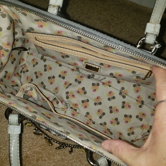 Guess Satchel - Picture 3 of 3